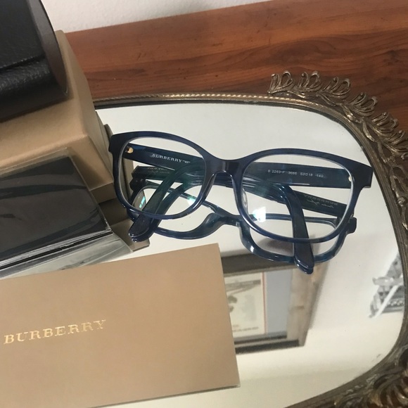 ✔️Authentic Burberry Eye Glasses 👓 - Picture 3 of 11